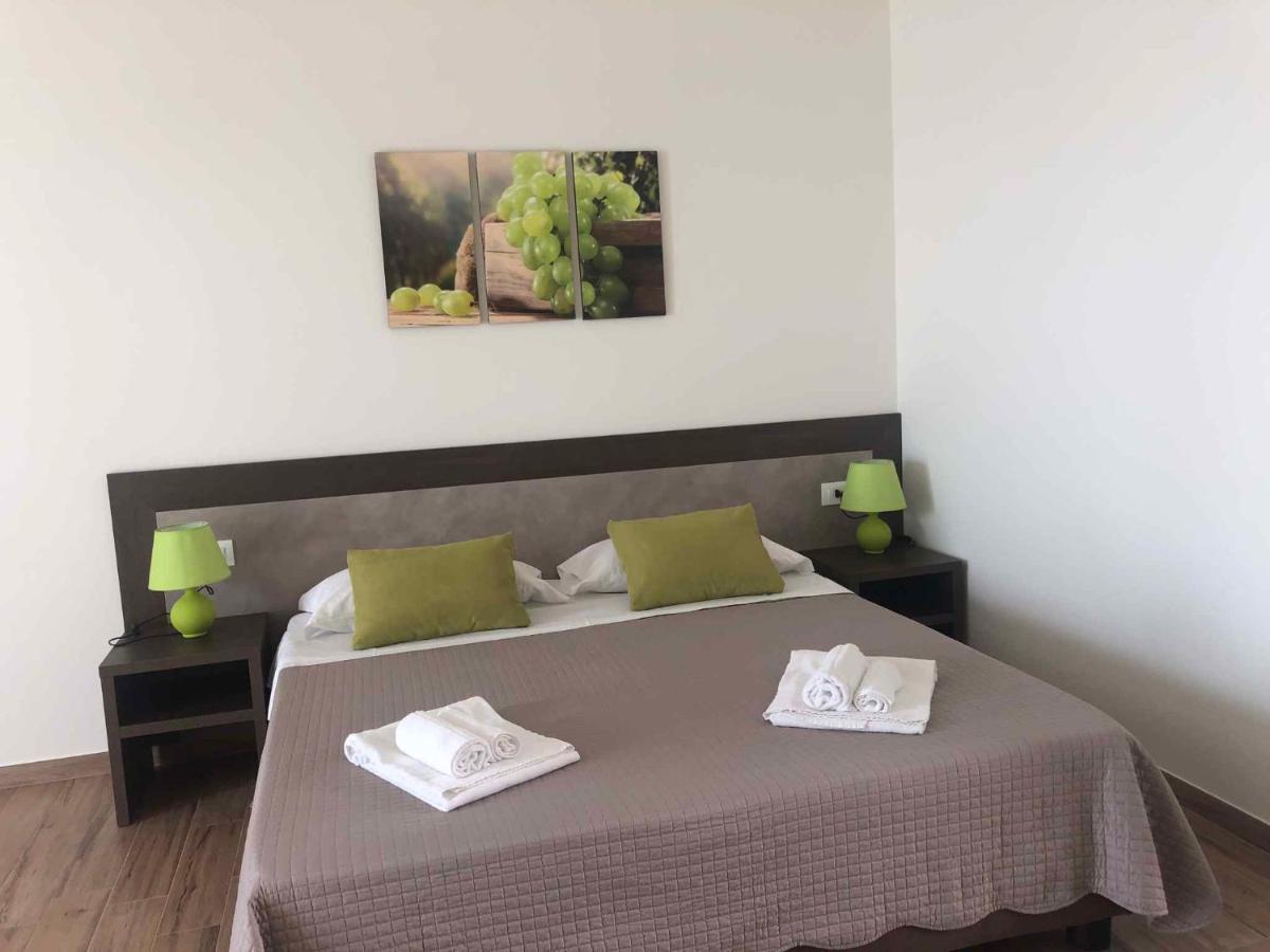 Agricamping Al Grappolo Divino Lazise Exterior foto