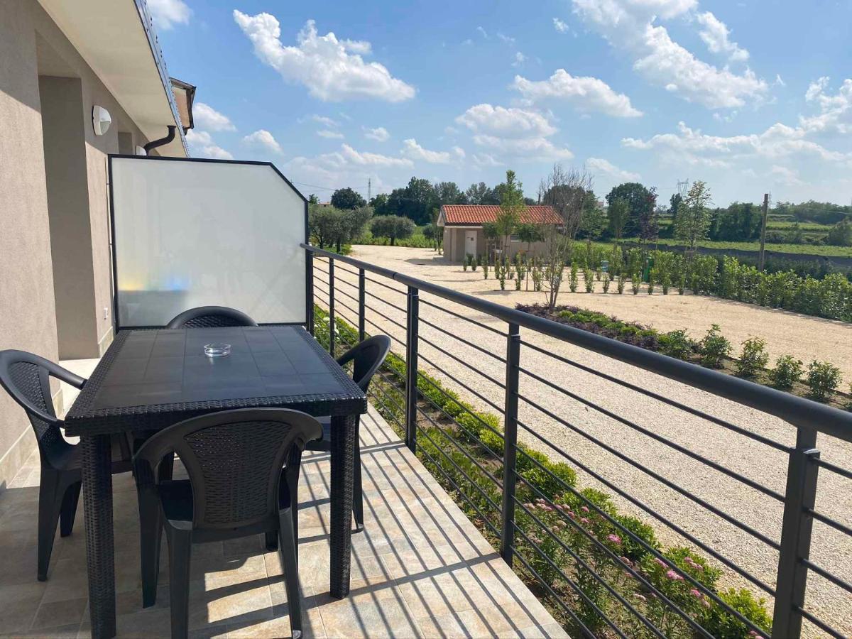Agricamping Al Grappolo Divino Lazise Exterior foto